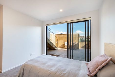 Photo of property in 11 Ngaru Way, Orewa, 0931