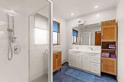 Photo of property in 33 Cherrywood Place, Redwood, Christchurch, 8051