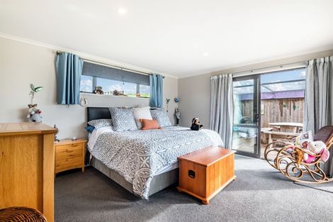 Photo of property in 137 Tuparekura Road, South Head, Helensville, 0874