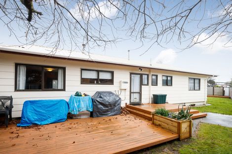 Photo of property in 50 Suzanne Grove, Kelvin Grove, Palmerston North, 4414