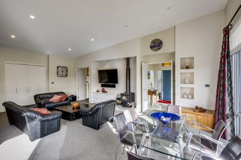 Photo of property in 52 Orotu Drive, Poraiti, Napier, 4112