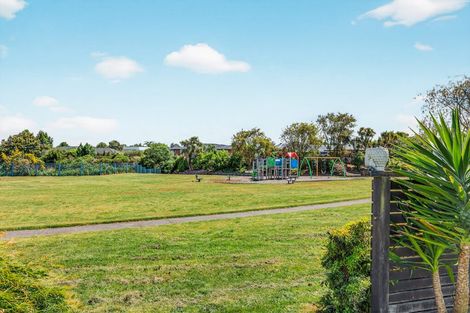 Photo of property in 2/35 Fairview Terrace, Waipahihi, Taupo, 3330