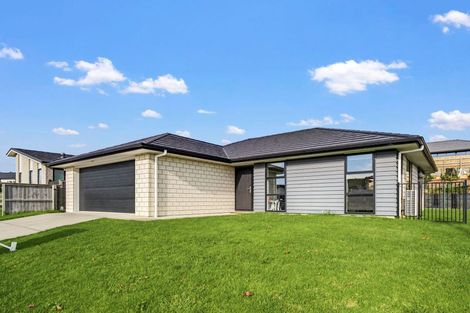 Photo of property in 14 Urumaraki Avenue, Helensville, 0800