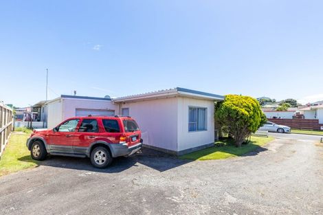 Photo of property in 3a Naumai Place, Spotswood, New Plymouth, 4310