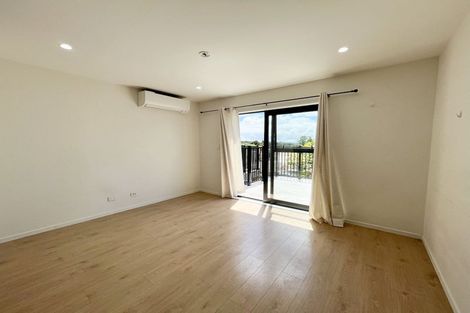 Photo of property in 29 Falcon Crescent, Hobsonville, Auckland, 0618