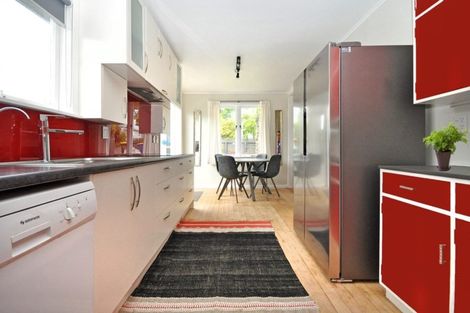 Photo of property in 86 Sylvan Crescent, Te Atatu South, Auckland, 0610