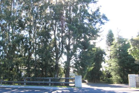 Photo of property in 78 Hobsonville Road, West Harbour, Auckland, 0618