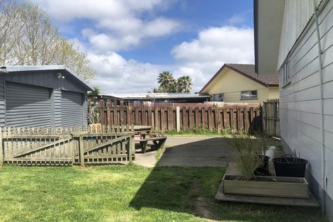 Photo of property in 15 Penfold Place, Henderson, Auckland, 0610