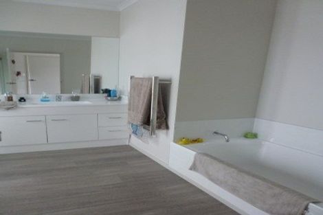 Photo of property in 52 Scoria Close, Pyes Pa, Tauranga, 3112