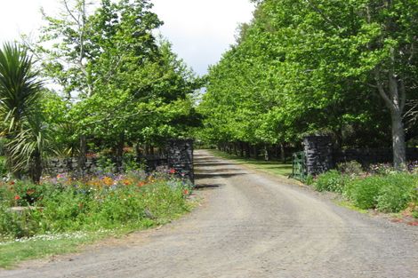 Photo of property in 252 Boord Crescent, Kumeu, 0891