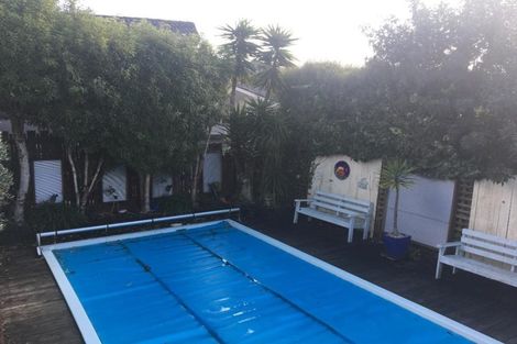 Photo of property in 2/10a Penning Road, Castor Bay, Auckland, 0620