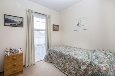 Photo of property in 2/3 Benygloe Place, Highland Park, Auckland, 2010