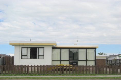 Photo of property in 27 Gladstone Road, Woodend, 7610