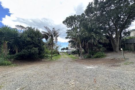 Photo of property in 204 Mellons Bay Road, Mellons Bay, Auckland, 2014