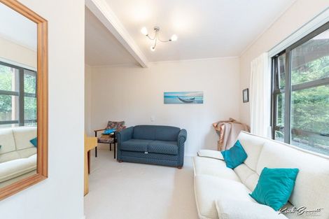 Photo of property in 2a Tiniroa Grove, Silverstream, Upper Hutt, 5019