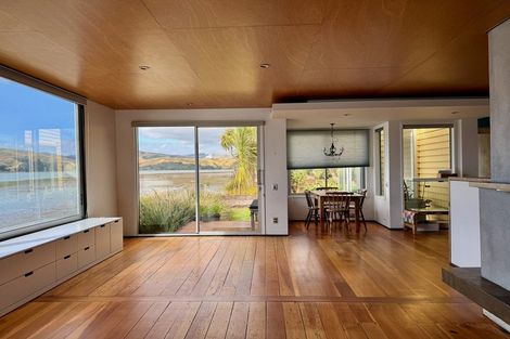 Photo of property in 15b Seaview Road, Paremata, Porirua, 5024