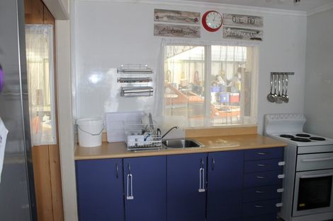 Photo of property in 27 Hurndall Street East, Maungaturoto, 0520