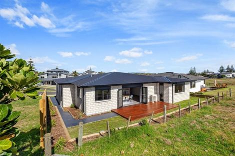 Photo of property in 7 Anchorage Grove, Coastlands, Whakatane, 3120