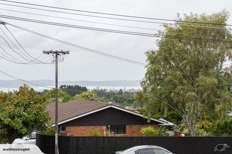 Photo of property in 51 Colwill Road, Massey, Auckland, 0614