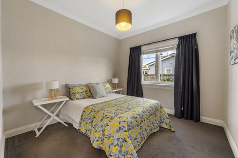 Photo of property in 25 Oxford Street, Fairfield, Hamilton, 3214