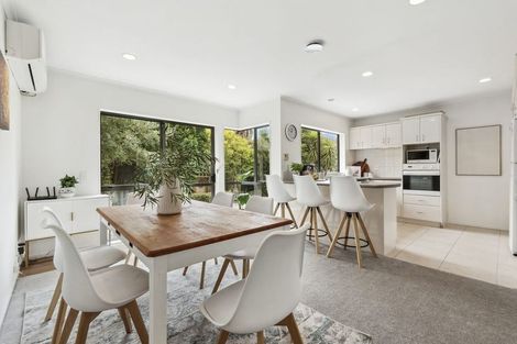 Photo of property in 23 Delmont Close, East Tamaki Heights, Auckland, 2016