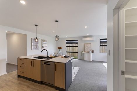 Photo of property in 16 Eileen Way, Rolleston, 7615