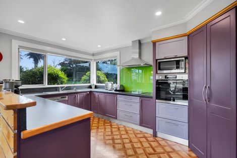 Photo of property in 218 Henwood Road, Paraite, New Plymouth, 4372