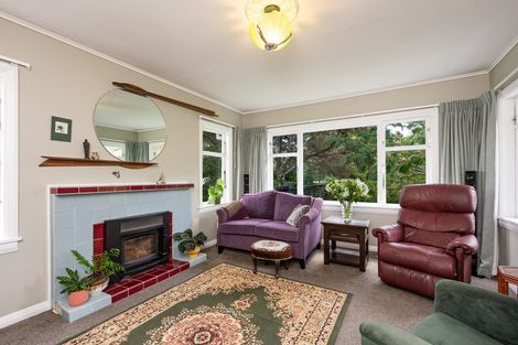 Photo of property in 22 Raroa Terrace, Tawa, Wellington, 5028