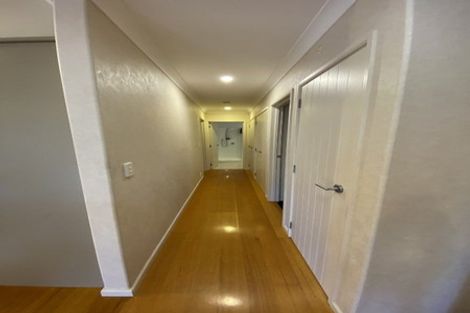 Photo of property in 4 Oak Bark Drive, Schnapper Rock, Auckland, 0632