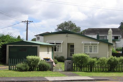 Photo of property in 2/64 Rambler Crescent, Beach Haven, Auckland, 0626