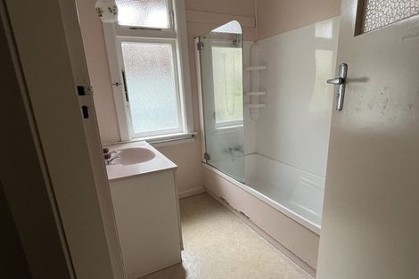 Photo of property in 9 Graham Place, West End, Palmerston North, 4410