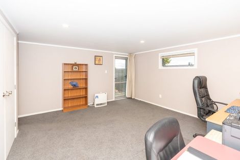 Photo of property in 18 Callard Place, Riverlea, Hamilton, 3216