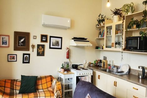 Photo of property in 4 Brougham Street, Mount Victoria, Wellington, 6011