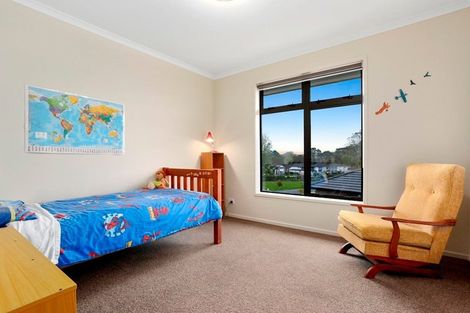 Photo of property in 36 Madison Terrace, Silverdale, 0932