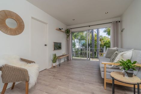 Photo of property in 1/72l Kitchener Road, Milford, Auckland, 0620
