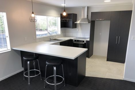 Photo of property in 3 Lydia Place, Kelvin Grove, Palmerston North, 4414