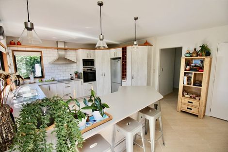 Photo of property in 16 Protea Crescent, Whitianga, 3510