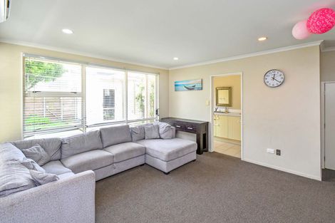 Photo of property in 53 Bruce Pulman Drive, Takanini, 2112