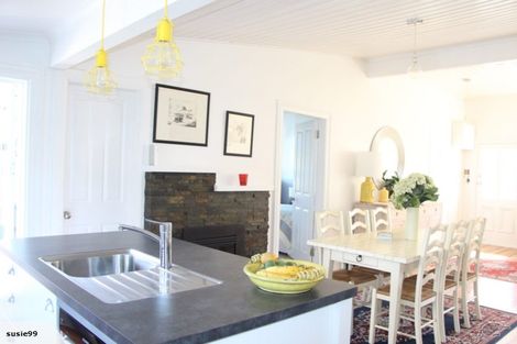 Photo of property in 12 Pendarves Street, New Plymouth, 4310