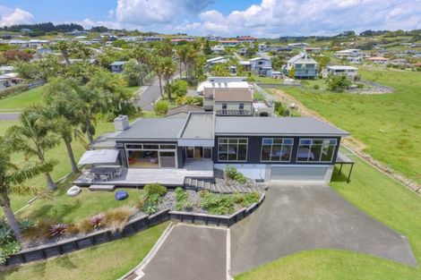 Photo of property in 10 Bayside Drive, Coopers Beach, 0420