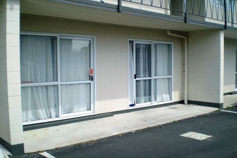 Photo of property in 2/3 Tralee Place, Hillcrest, Hamilton, 3216
