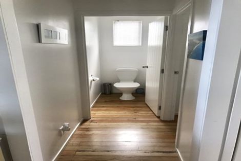 Photo of property in 45 Seaview Road, Cable Bay, 0420