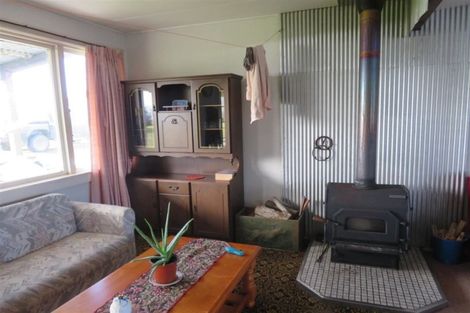 Photo of property in 493 Waikawa-curio Bay Road, Curio Bay, Tokanui, 9884