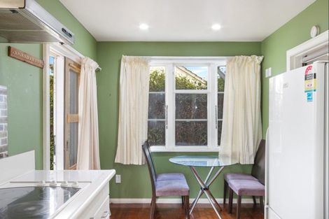 Photo of property in 27 Rutherford Road, Marewa, Napier, 4110