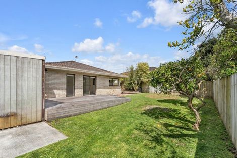 Photo of property in 2/125 Pigeon Mountain Road, Half Moon Bay, Auckland, 2012
