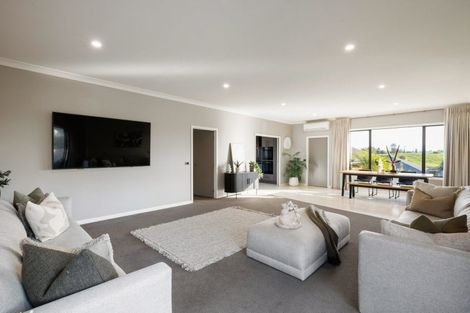 Photo of property in 10 The Dales, Dinsdale, Hamilton, 3204