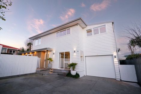 Photo of property in 2/6 Marsh Avenue, Forrest Hill, Auckland, 0620
