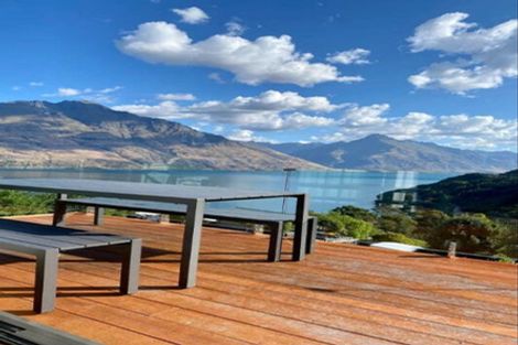 Photo of property in 15a Mackinnon Terrace, Sunshine Bay, Queenstown, 9300