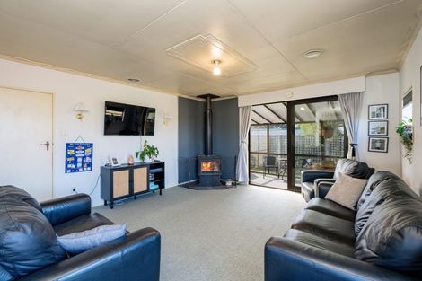 Photo of property in 9 Russell Esplanade, Otautau, 9610