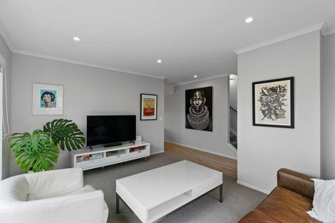 Photo of property in 30 William Wallbank Crescent, Swanson, Auckland, 0614